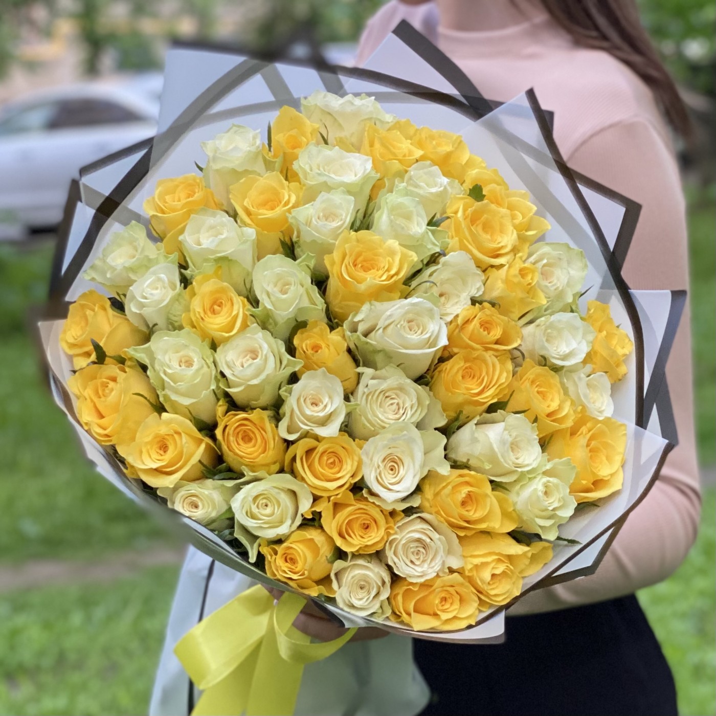 Букет из 15 желтых роз «Инесса»